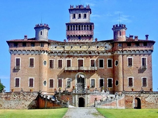 Visita al Castello di Chignolo Po, ‘la Versailles della Lombardia’