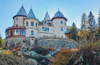 Valle d’Aosta. Avvolti dalla suggestiva cornice natalizia. Tra dimore storiche Sarre Aymavilles Gressoney